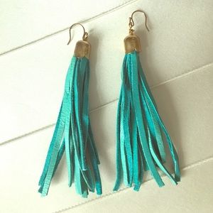 Leather tassel earrings turquoise